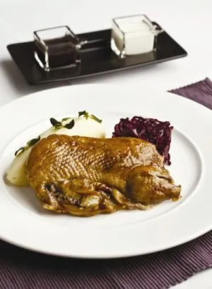 pieczona kaczka z jablkami