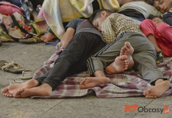 Trudna sytuacja uchodźców na Węgrzech. Jak temu zaradzi2c