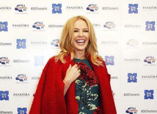 Londyn czeka na święta. Kylie Minogue zapaliła bożonarodzeniową iluminację na Oxford Street
