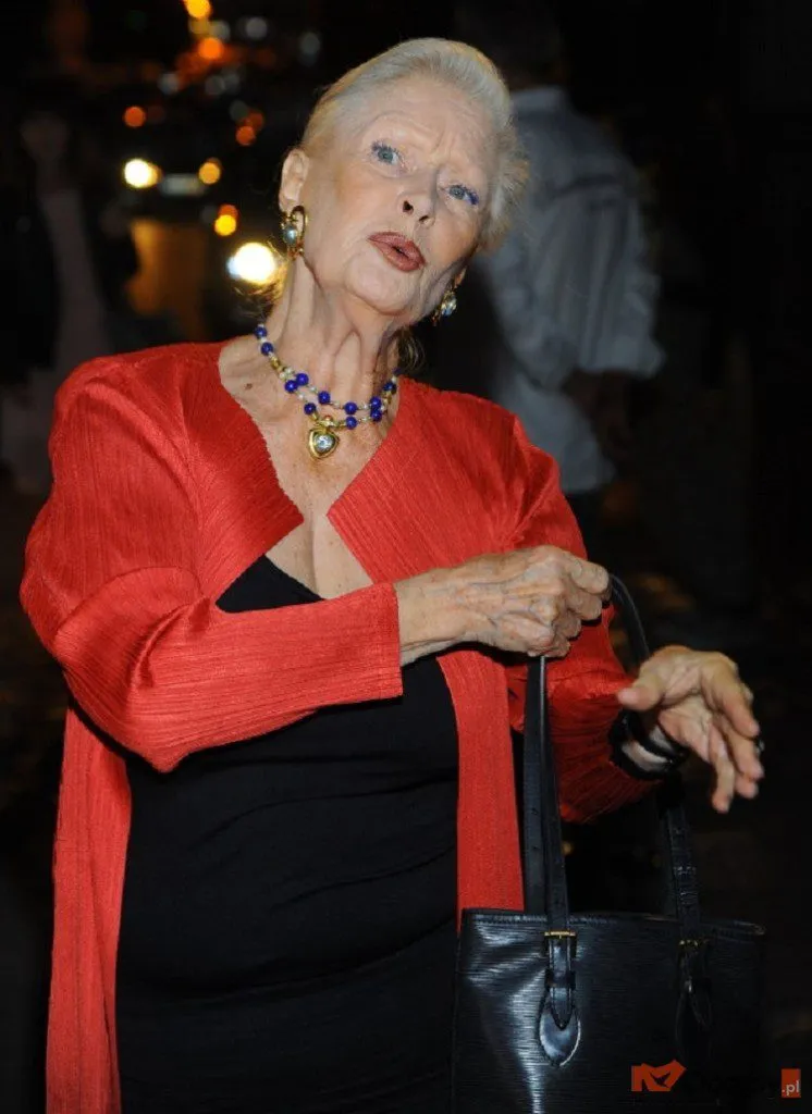 Beata Tyszkiewicz: dama pije, pali i przeklina. Nie ma w tym nic złego! GA