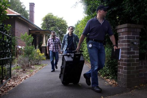  Australijska policja przeszukała dom domniemanego twórcy Bitcoina (fot. David Gray / FORUM)