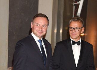 „Smoleńsk” – bardzo słaba oglądalność, wiele kontrowersji