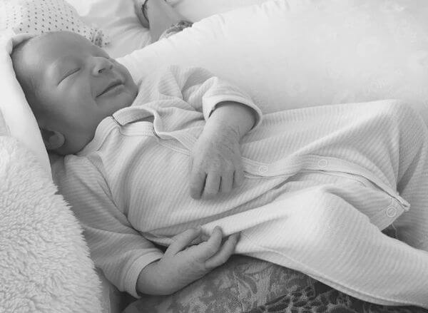 Jedna z najpiękniejszych kobiet świata urodziła syna. Foto Instagram @angelcandices