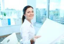 Jak czytać ogłoszenie o pracę, by napisać idealne CV?