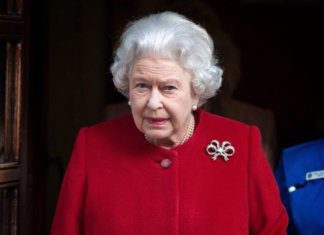 June Kenton ukarana za ujawnienie, co dzieje się za drzwiami sypialni królowej Elżbiety