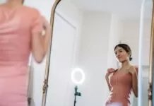 Beż i róż w garderobie – jak nosić te kolory? beż i róż
