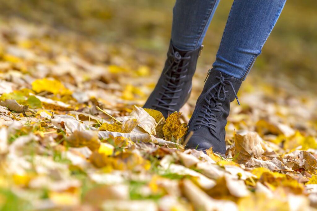 Flatformy, czyli botki na grubej podeszwie. Zobacz najmodniejsze buty tej jesieni!