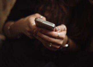 Wycieki nagich filmów influencerów