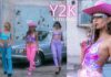 Powraca moda lat 2000. Nowe trendy na lato