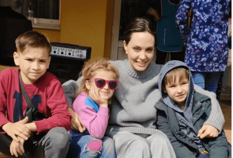 Angelina Jolie ewakuowana do schronu