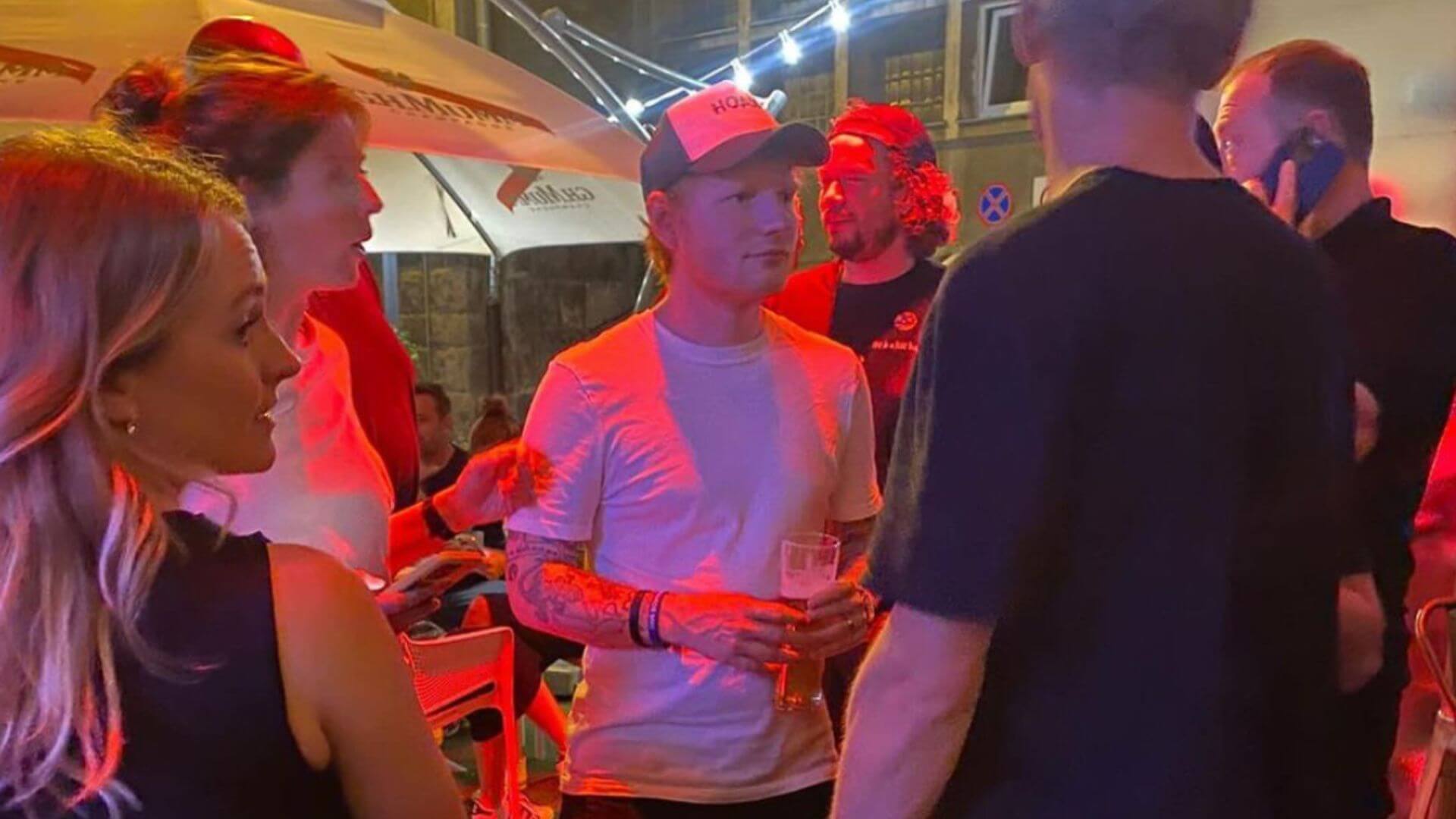 Ed Sheeran przyłapany na zabawie w warszawskim klubie LGBT