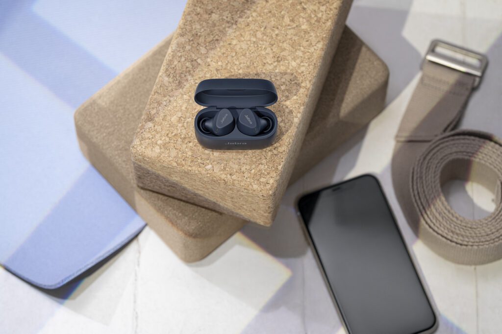 Słuchawki bezprzewodowe Jabra Elite 4 active - czy warto?
