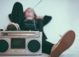 Jakie emocje wzbudza w nas muzyka? Wiemy, którzy fani są najszczęśliwsi i jakie utwory wzbudzają największy smutek Jakie emocje wzbudza w nas muzyka? Wiemy, którzy fani są najszczęśliwsi i jakie utwory wzbudzają największy smutek