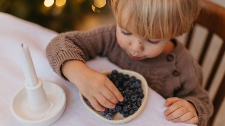 Dieta dziecka podczas wakacyjnego wyjazdu – na co zwrócić uwagę?