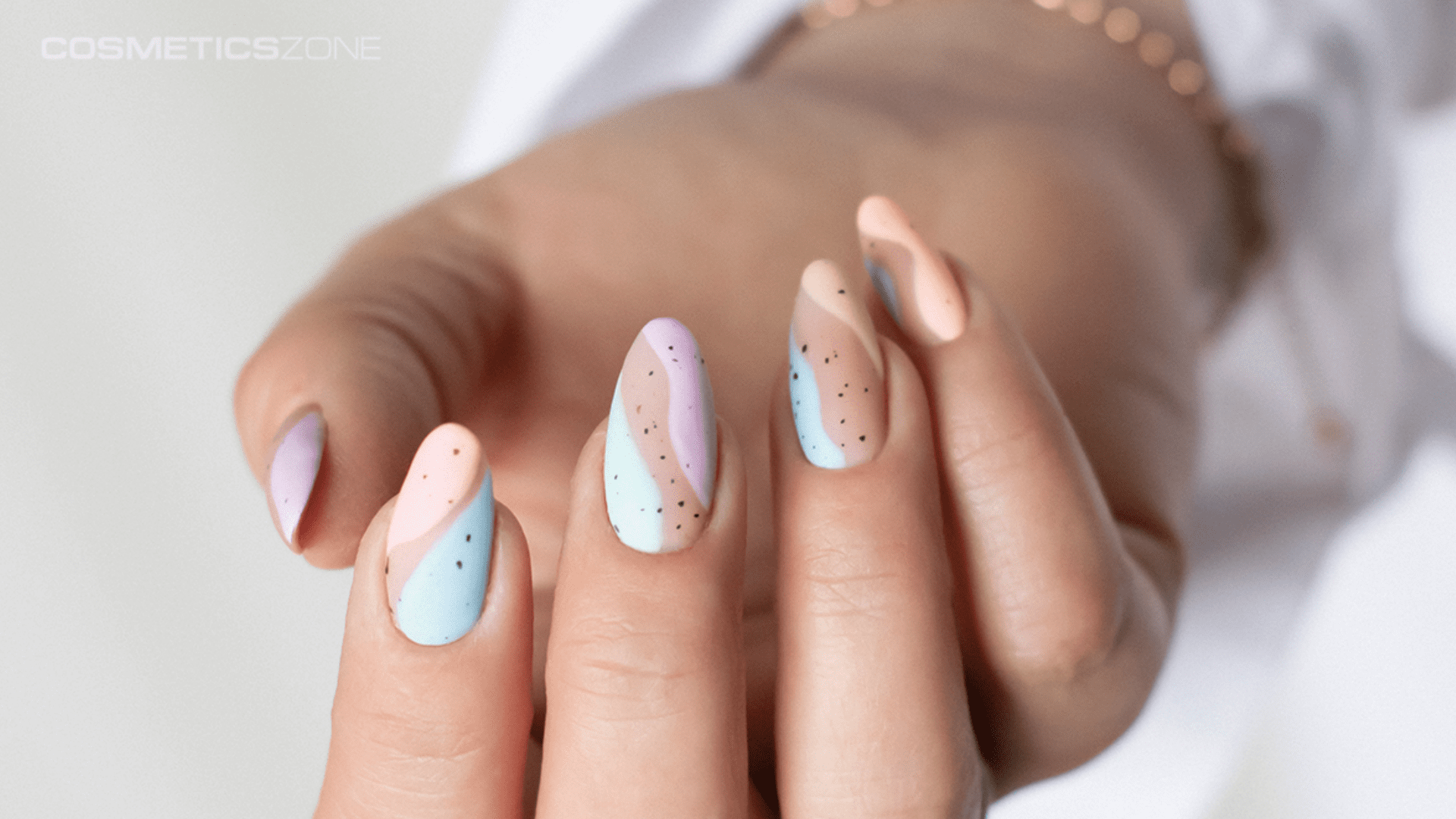 Ekspertka z Cosmetics Zone: jakie kolory paznokci będą królować tego lata?