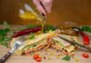 Quesadilla z serem edamskim, papryką, cukinią i chutneyem z mango i mięty