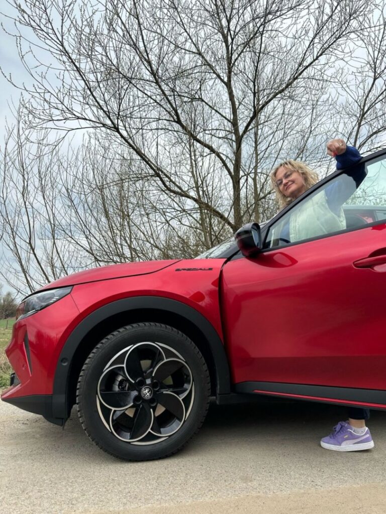 Test Alfa Romeo Junior Elettrica – włoski styl, emocje i... spore kompromisy
