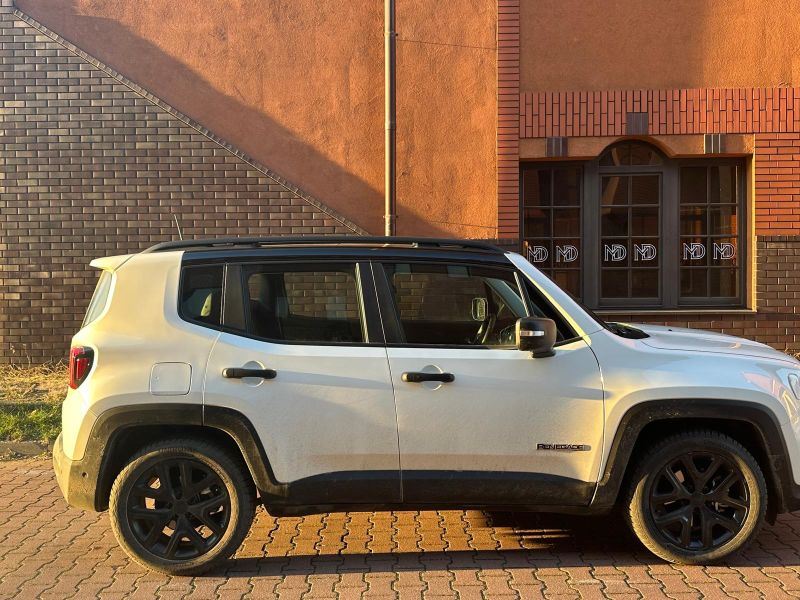 Jeep Renegade Altitude e-Hybrid: klasyk z miejskim pazurem