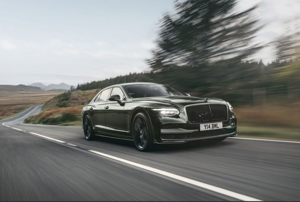 Nowy Bentley Flying Spur 2026 – luksusowy sedan z osiągami supersamochodu