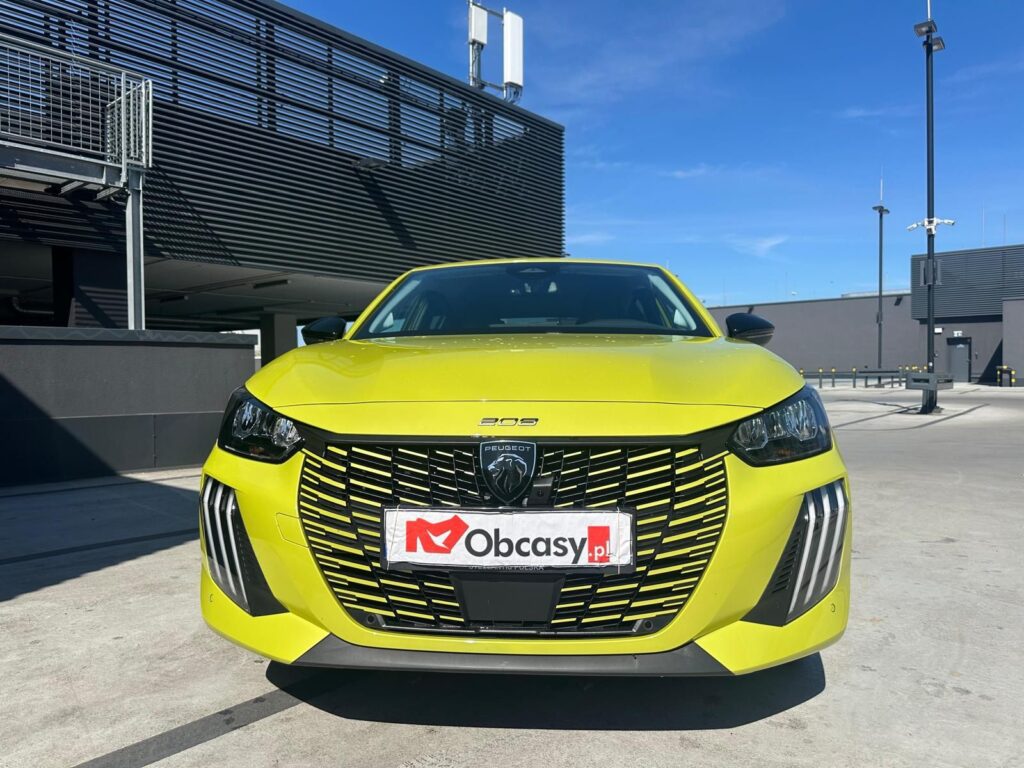 Peugeot e-208 rok później. Czy nadal zachwyca? Dziewczyny z Obcasów testują go ponownie