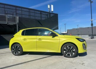 Peugeot e-208 rok później. Czy nadal zachwyca? Dziewczyny z Obcasów testują go ponownie