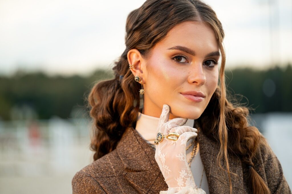 Boho na własnych zasadach. Nowa biżuteria Vezzi