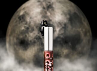 Kocie oko na ustach? Błyszczyk essence w klimacie Halloween Błyszczyk essence na Halloween z efektem kociego oka